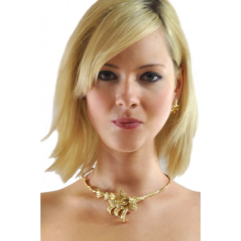 Unique Lilly Flower Design Gold Necklace Set With  Rhinestones